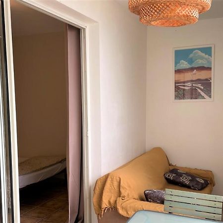 Grand Studio Lumineux - Saint Gilles Les Bains Apartment Exterior photo