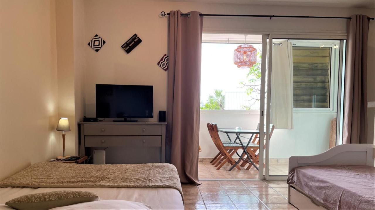 Grand Studio Lumineux - Saint Gilles Les Bains Apartment Exterior photo