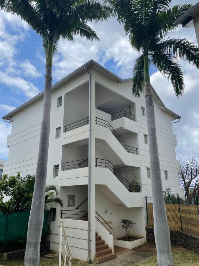 Grand Studio Lumineux - Saint Gilles Les Bains Apartment Exterior photo