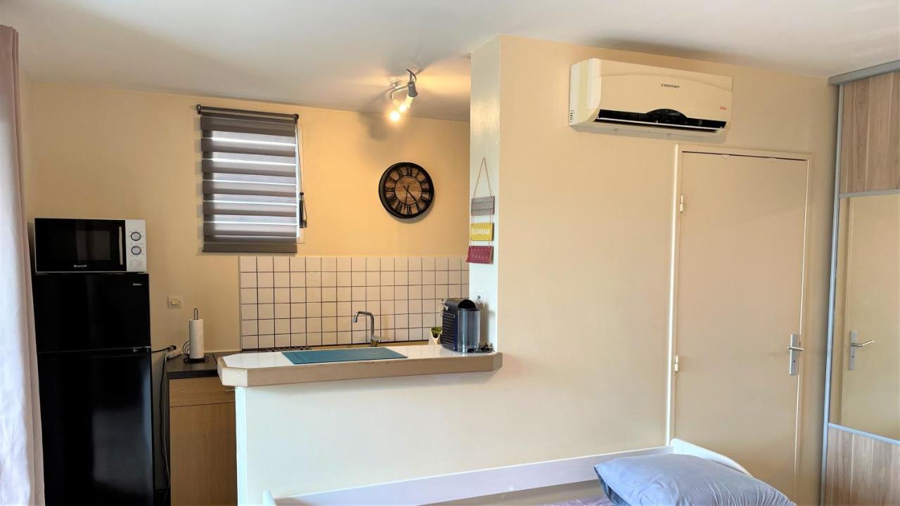 Grand Studio Lumineux - Saint Gilles Les Bains Apartment Exterior photo