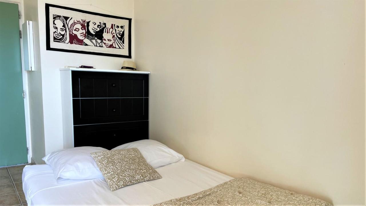 Grand Studio Lumineux - Saint Gilles Les Bains Apartment Exterior photo